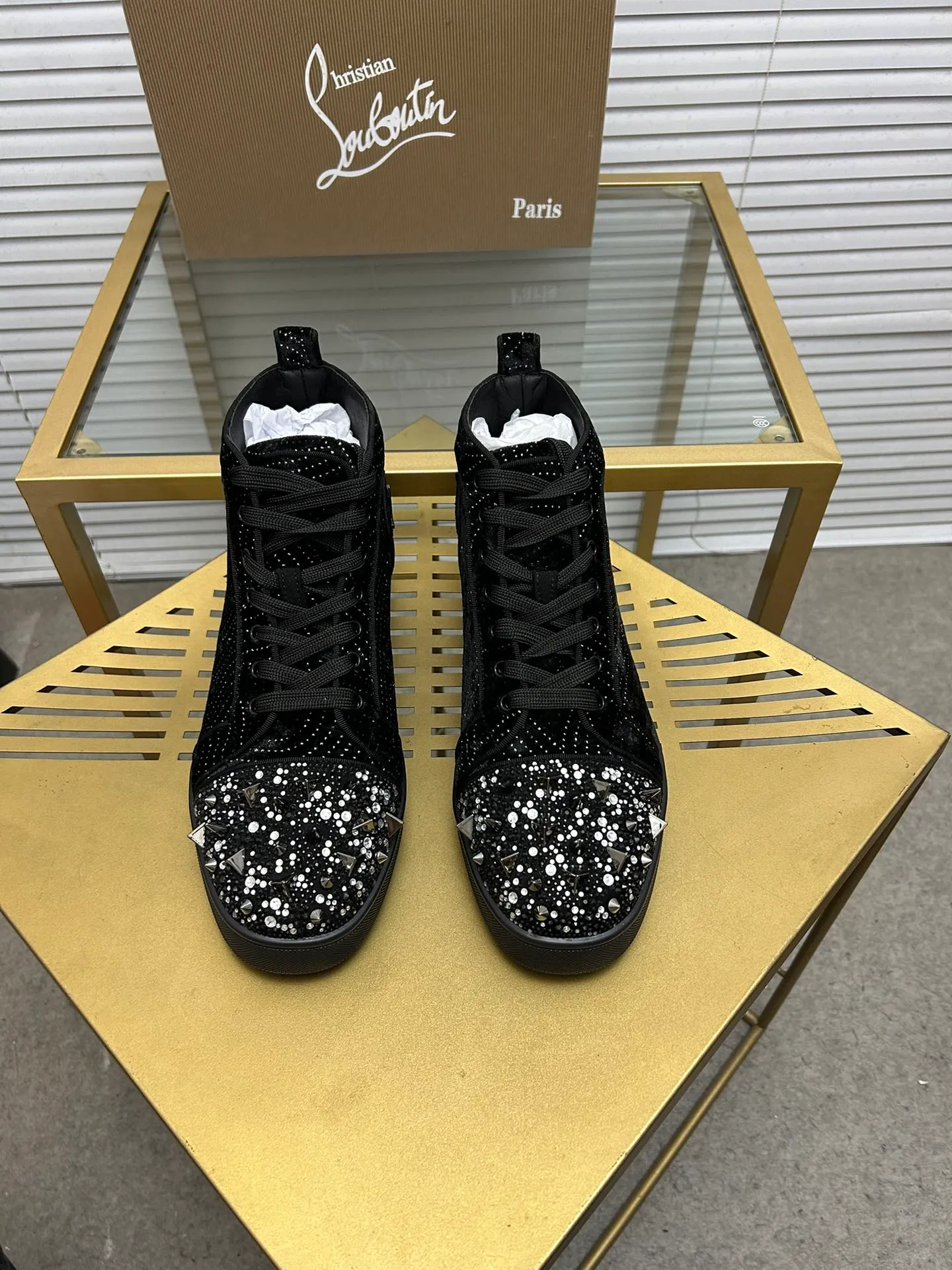 (Customized model) Ex-factory price is 580. christian louboutin (CL red sole shoes) counter series, casual sneakers for couples 📢 📢 📢 Exclusive hot style release 🎈🎈💪 Movable latex feet 👻 Finished outsole line [Proud] 😝Female 35-40# Male 38#-46, global supply😝 [Top version]: Original imported genuine leather upper, top original leather lining, original molded TPU outsole, original 1:1 detail processing, original shoe last,